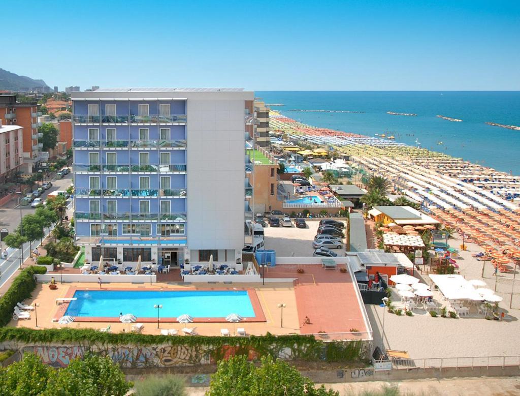 Hotel Majestic Pesaro Bagian luar foto