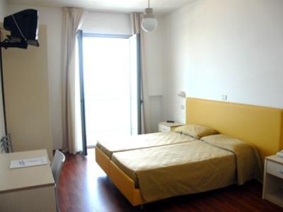 Hotel Majestic Pesaro Bagian luar foto